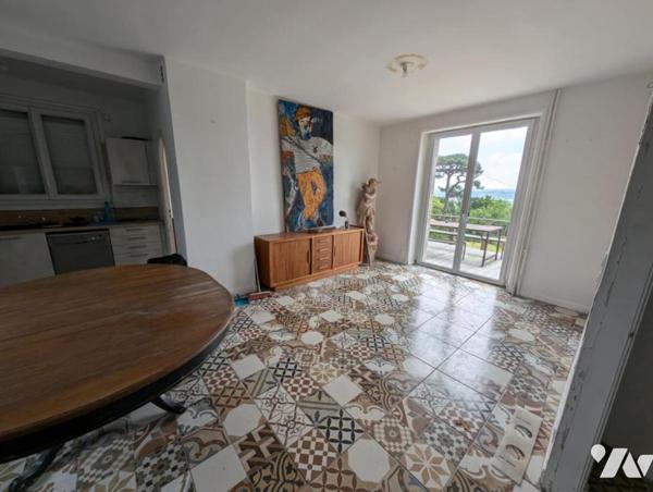 À VENDRE – MAISON DE PAYS EN PIERRE AVEC VUE MER PARTIELLE, CENTRE-VILLE DE PERROS-GUIREC