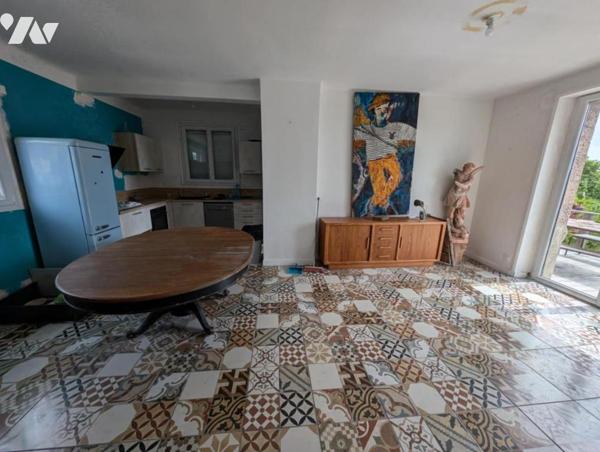 À VENDRE – MAISON DE PAYS EN PIERRE AVEC VUE MER PARTIELLE, CENTRE-VILLE DE PERROS-GUIREC