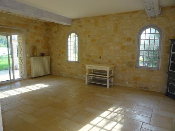 Maison à vendre 8 pièces ROULLET SAINT ESTEPHE (16)