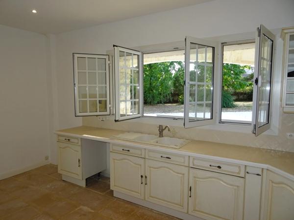 Maison à vendre 8 pièces ROULLET SAINT ESTEPHE (16)