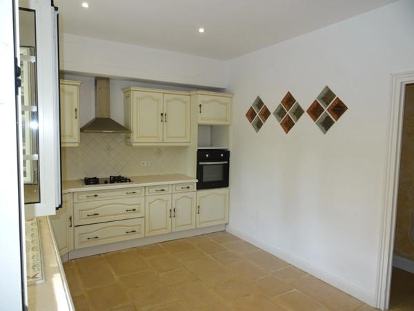 Maison à vendre 8 pièces ROULLET SAINT ESTEPHE (16)