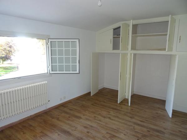 Maison à vendre 8 pièces ROULLET SAINT ESTEPHE (16)