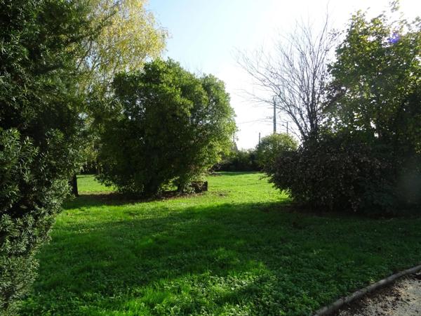 Maison à vendre 8 pièces ROULLET SAINT ESTEPHE (16)