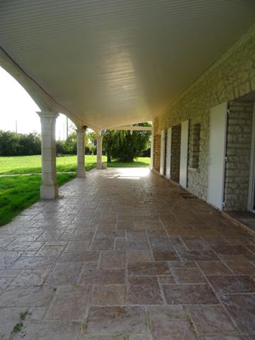 Maison à vendre 8 pièces ROULLET SAINT ESTEPHE (16)