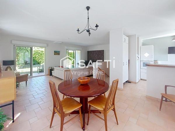 MAISON AVEC UN GRAND GARAGE - 6 PIECES - 150M2 - ROYAN ( 17200)