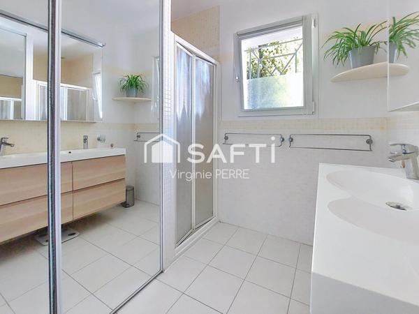 MAISON AVEC JARDIN ET GRAND GARAGE - 6 PIECES - 150M2 - ROYAN ( 17200)