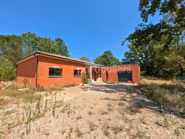 Vente
                Maison175 m² - 6 Pièces -
                    MONTAUBAN (82000)