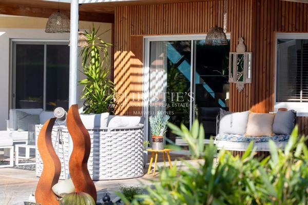 Maison familiale aux beaux volumes avec piscine sur terrain arboré de 1 700 m²