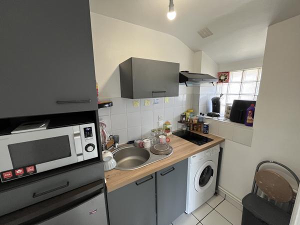 Poitiers (86000) TYPE 2 DE 28 M2 LOUE A POITIERS MONTBERNAGE