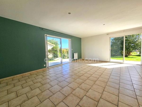 Maison plain-pied 3 chambres avec garage sur un terrain de 1100 m² BRIE (16)