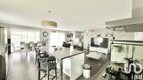 Maison 5 pièces de 127 m² à Castelnau-de-Médoc (33480)