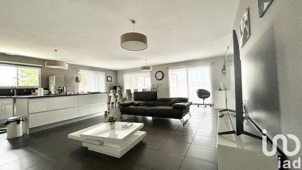 Maison 5 pièces de 127 m² à Castelnau-de-Médoc (33480)