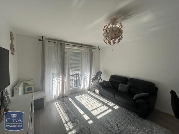 Appartement à louer 4 pièces 76.28m² Corbeil-Essonnes (91100)