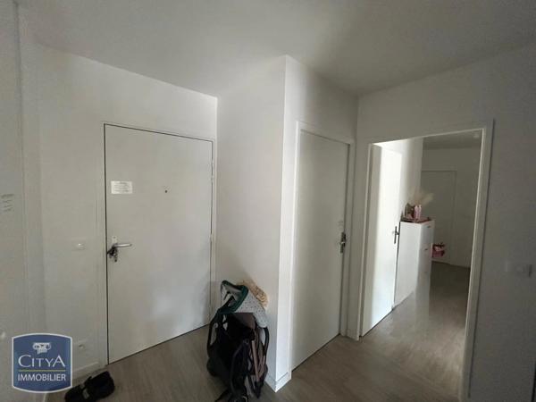 Appartement à louer 4 pièces 76.28m² Corbeil-Essonnes (91100)
