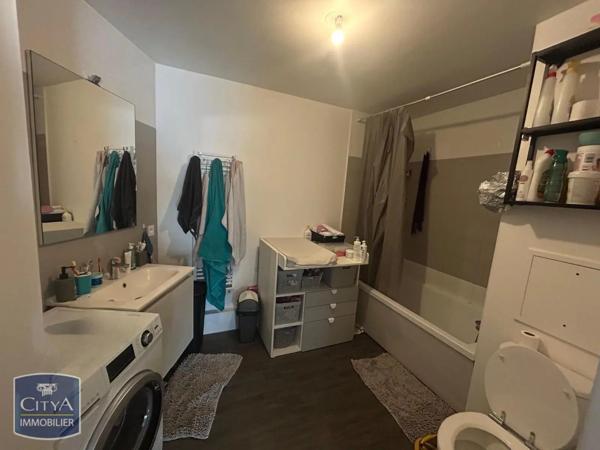 Appartement à louer 4 pièces 76.28m² Corbeil-Essonnes (91100)