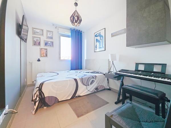 Appartement
         3 pièces
        - 88 m² 309 990 € *