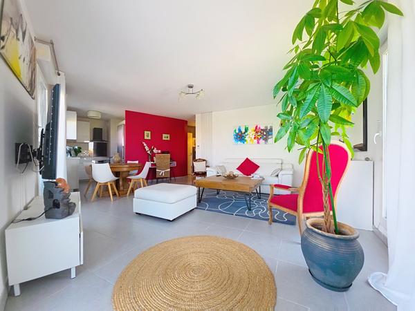Appartement
         3 pièces
        - 88 m² 309 990 € *