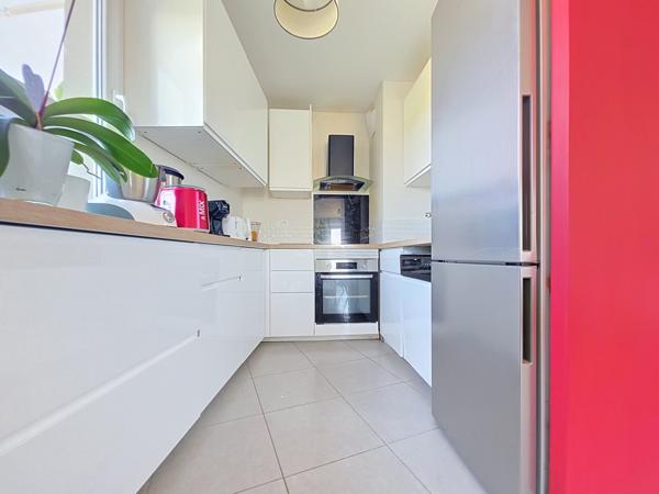Appartement
         3 pièces
        - 88 m² 309 990 € *