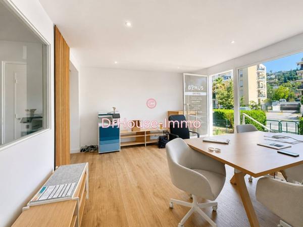 Bureau à vendre 3 pièces de 69 m²