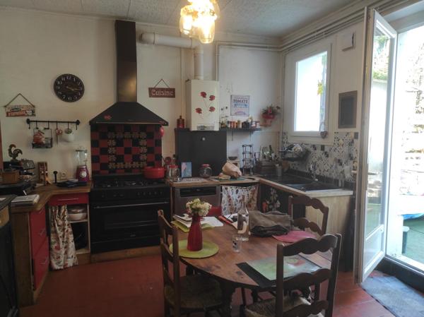 Maison à SAINT-JEAN-D'ANGELY, 17400 - 7 pièces 170m²