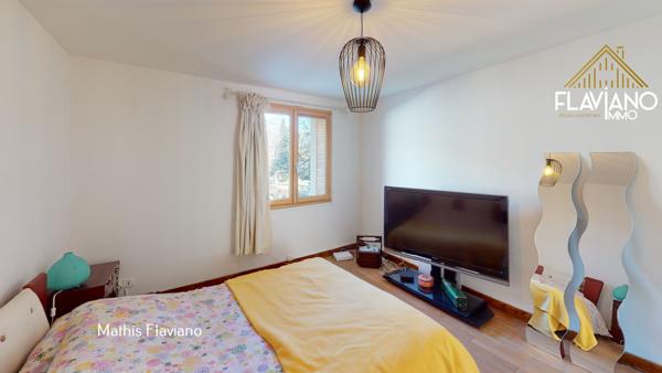 APPARTEMENT -JARDIN - PARKING - PROCHE CENTRE-VILLE 151,09 m2 Barcelonnette (04400)