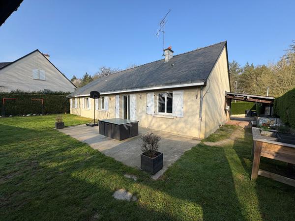 Maison familiale de plain-pied - 4 chambres - jardin - garage - cave