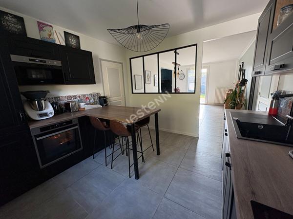 Maison familiale de plain-pied - 4 chambres - jardin - garage - cave