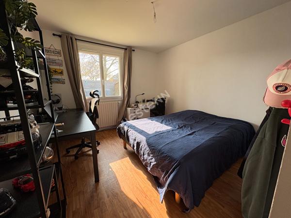 Maison familiale de plain-pied - 4 chambres - jardin - garage - cave