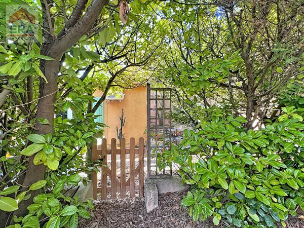 Appartement 2 pièces à vendre à Aix-en-Provence, quartier Bellegarde cv a pied parking et jardin