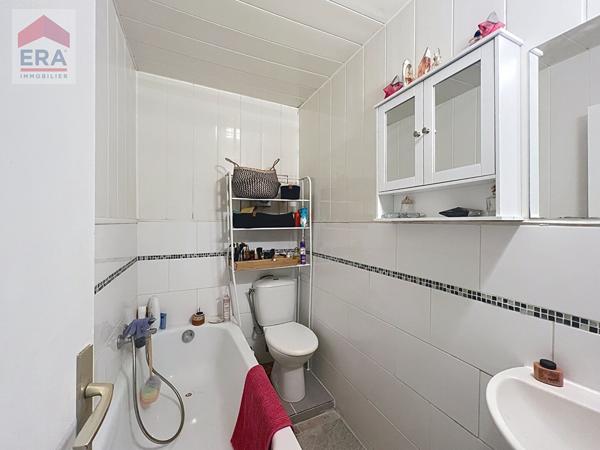 Appartement 2 pièces à vendre à Aix-en-Provence, quartier Bellegarde cv a pied parking et jardin