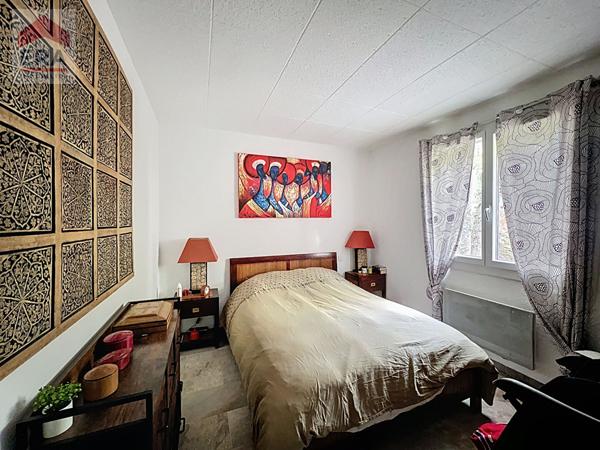 Appartement 2 pièces à vendre à Aix-en-Provence, quartier Bellegarde cv a pied parking et jardin