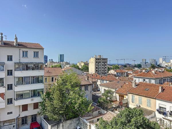 Marseille (13014) magnifique T2 avec grande terrasse vue sur la ville et mer