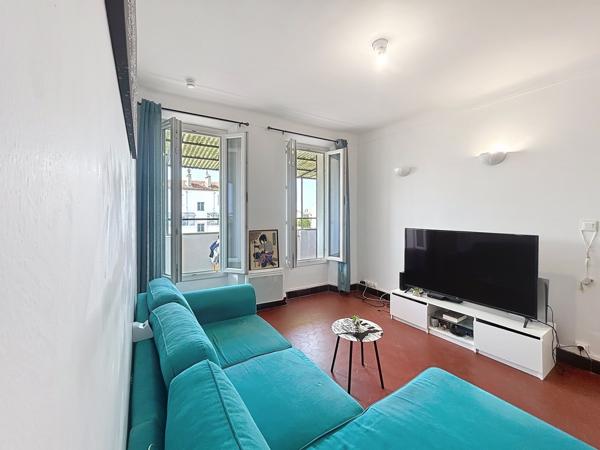 Marseille (13014) magnifique T2 avec grande terrasse vue sur la ville et mer