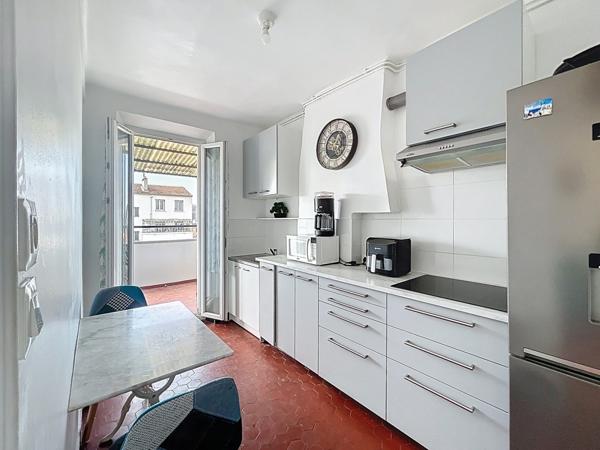 Marseille (13014) magnifique T2 avec grande terrasse vue sur la ville et mer