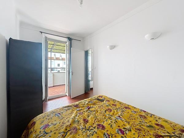 Marseille (13014) magnifique T2 avec grande terrasse vue sur la ville et mer