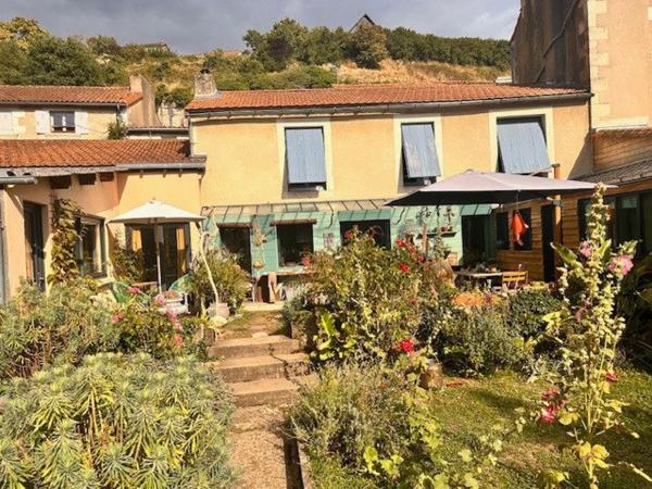 Charmante et atypique, Maison en pierre apparentes