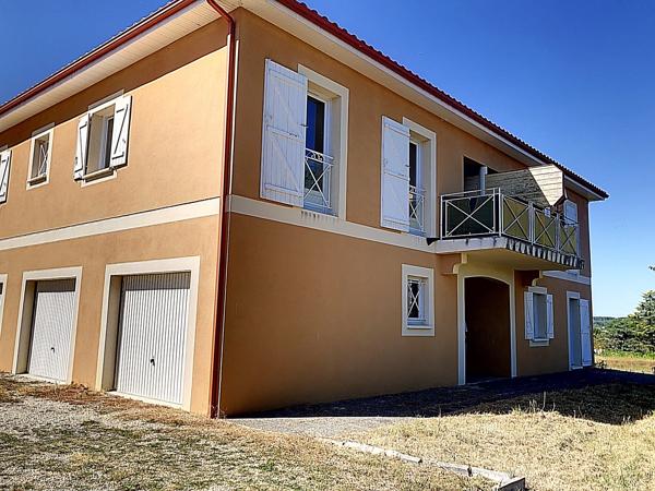 Immeuble 3 appartements libres 3 garages jardin
