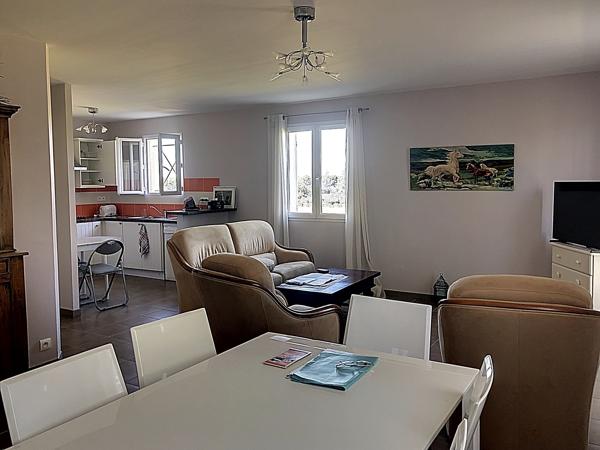 Immeuble 3 appartements libres 3 garages jardin