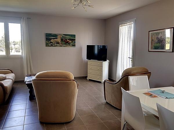Immeuble 3 appartements libres 3 garages jardin