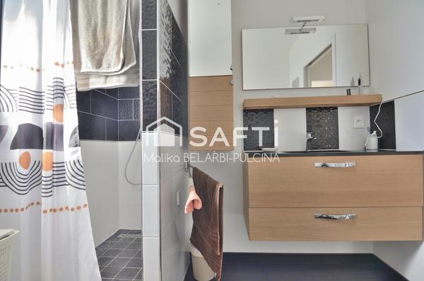 Plain-pied récent 3 chambres + bureau – Parfait état –