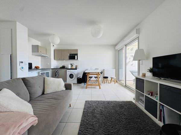 Lormont proche Bordeaux Superbe appartement récent, 39 m² normes PMR