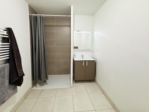Lormont proche Bordeaux Superbe appartement récent, 39 m² normes PMR