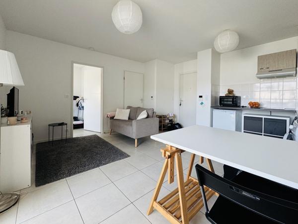 Lormont proche Bordeaux Superbe appartement récent, 39 m² normes PMR