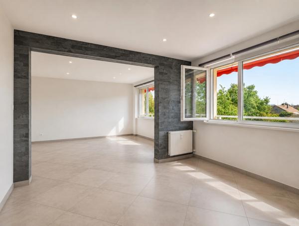 Appartement à vendre 4 pièces SAINT LOUIS (68) a proximité de la frontière - Appartement traversant de 94 m2 avec cave et balcon
