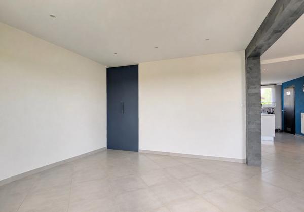 Appartement à vendre 4 pièces SAINT LOUIS (68) a proximité de la frontière - Appartement traversant de 94 m2 avec cave et balcon