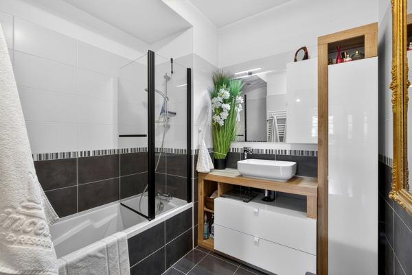 Appartement
         3 pièces
        - 59 m² Exclusivité 357 000 € *