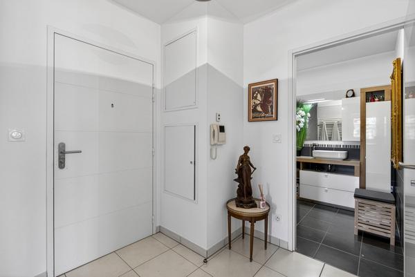 Appartement
         3 pièces
        - 59 m² Exclusivité 357 000 € *