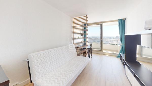 STUDIO  AVEC BALCON PARIS 18ème.