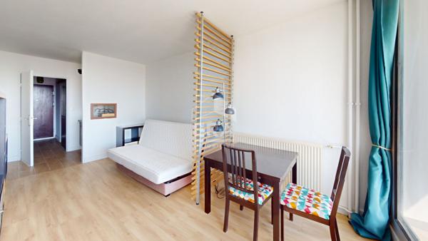 STUDIO  AVEC BALCON PARIS 18ème.