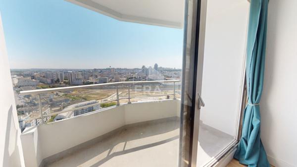 STUDIO  AVEC BALCON PARIS 18ème.